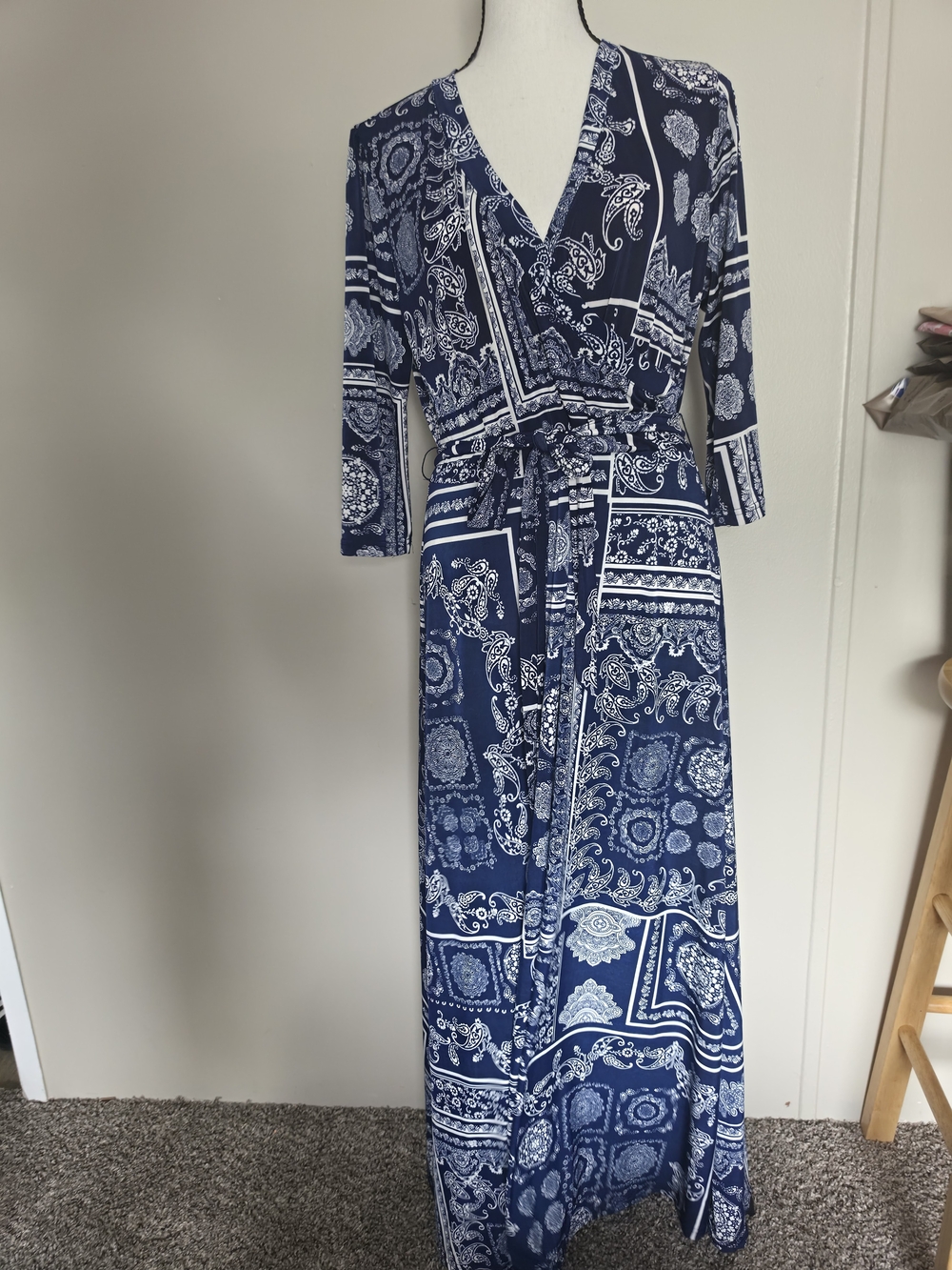 Mlle Gabrielle Blue White Paisley Wrap Maxi Dress V-Neck Belted Tie L